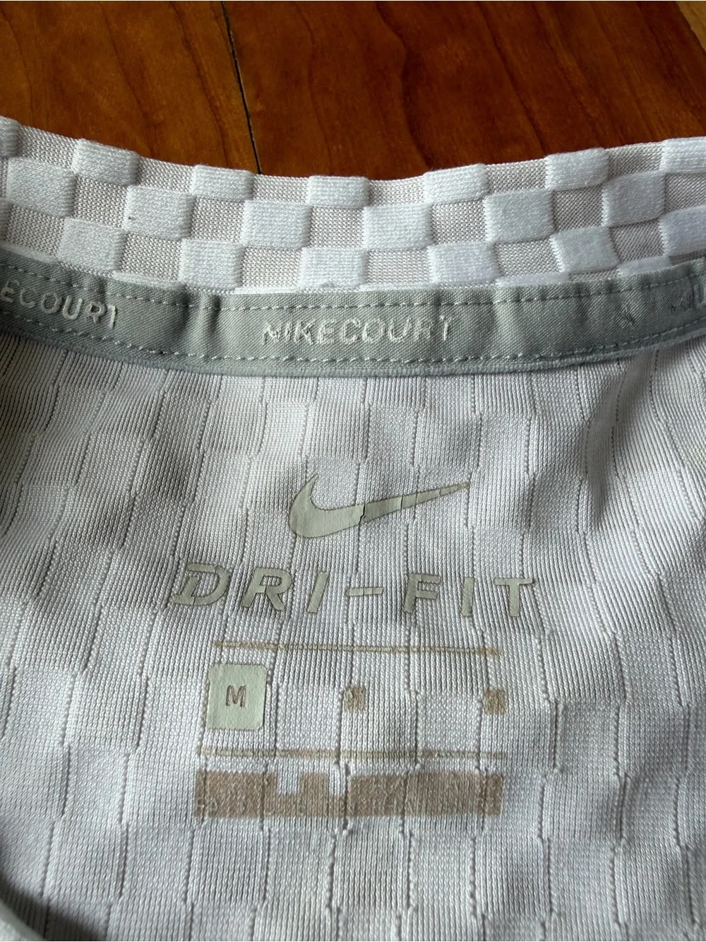 Nike Court Dri Fit quilted like checkered pattern shirt size medium super soft